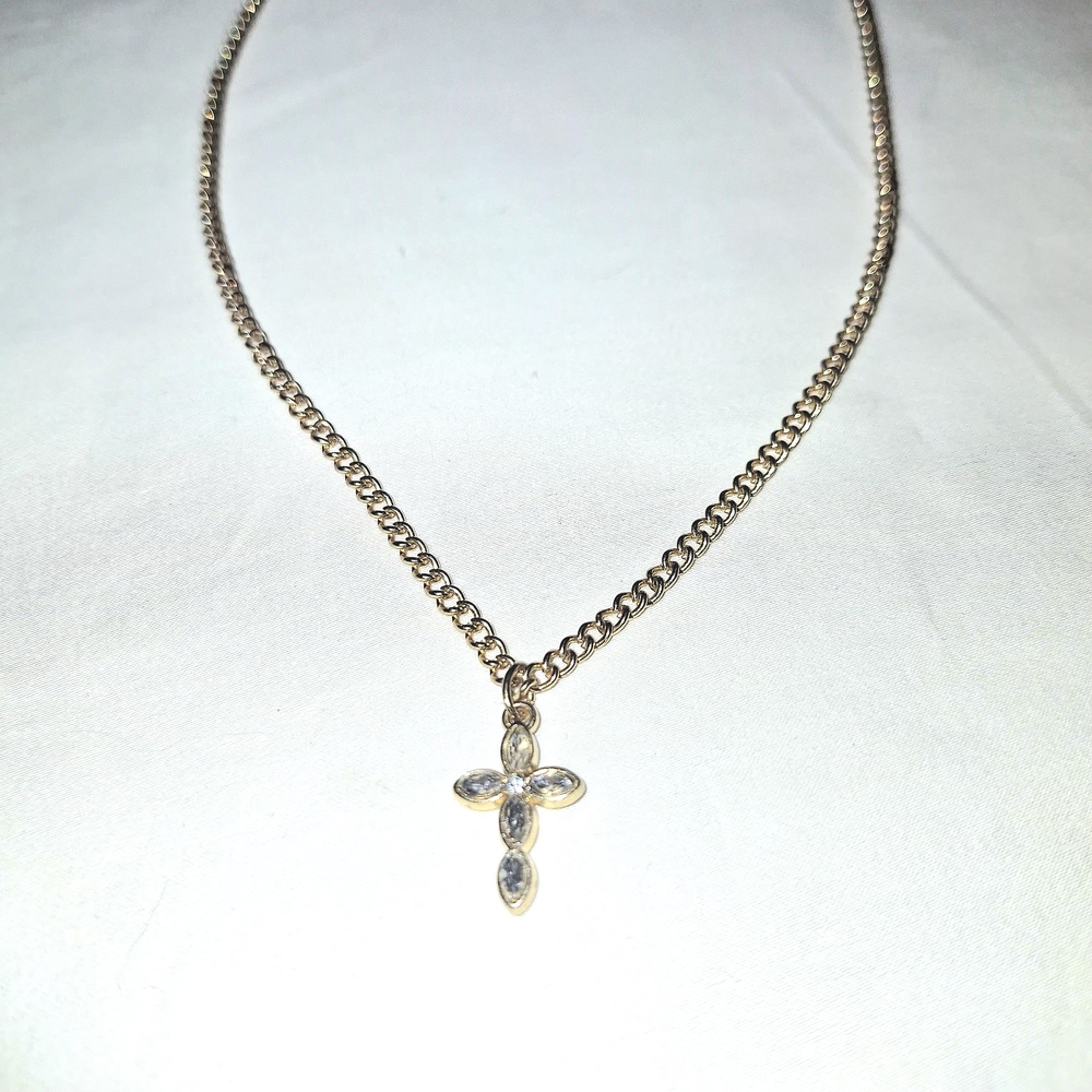 Elegant Gold Cross Pendant Necklace